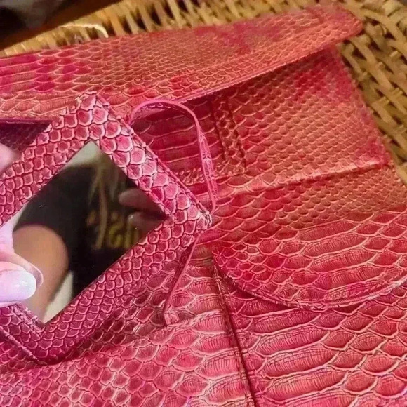 Apt 9 large pink snake skin wallet preowned - Picture 8 of 14